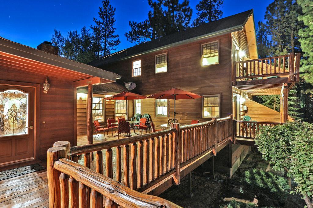Alpenhorn Bed And Breakfast 大熊湖 外观 照片