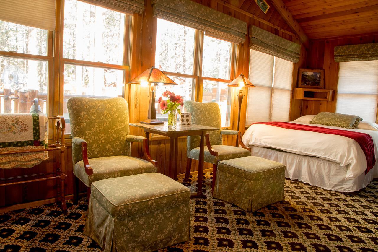Alpenhorn Bed And Breakfast 大熊湖 外观 照片
