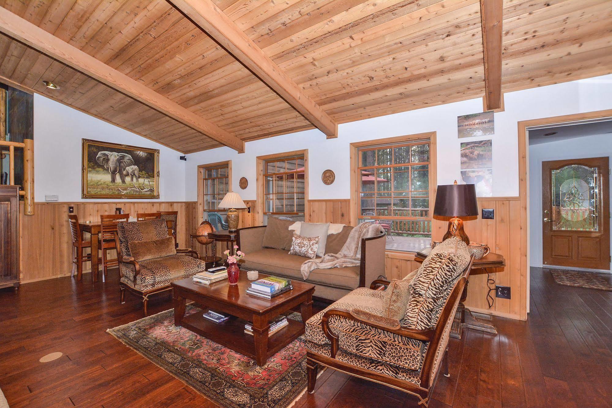 Alpenhorn Bed And Breakfast 大熊湖 外观 照片